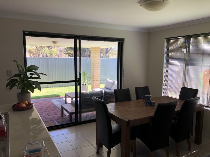 Convenient located between Cockburn Central 2