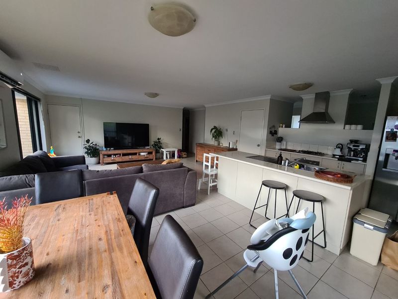 Convenient located between Cockburn Central 11