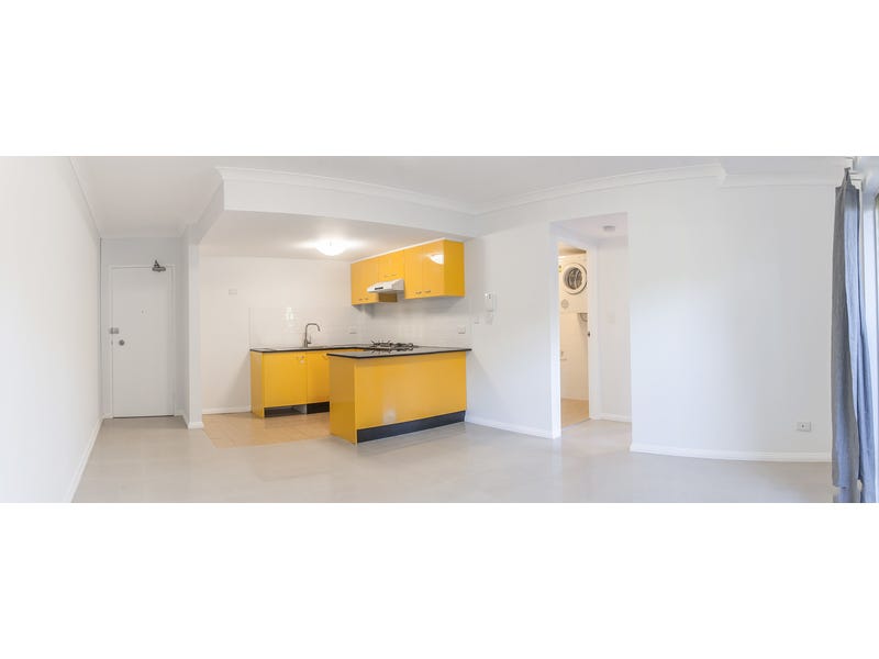 Deposit taken – Large one bedroom unit in Kingsford