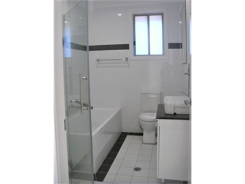 SPACIOUS FREE STANDING VILLA UNIT 10