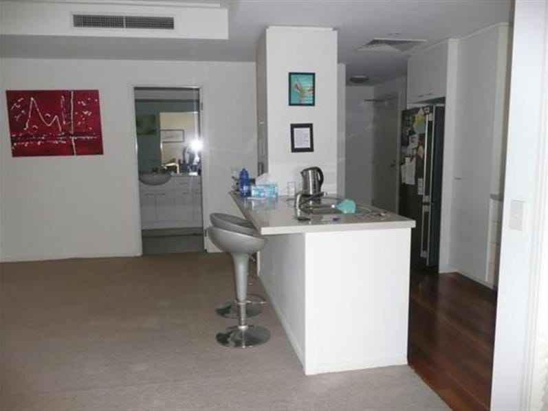 Becton Apartment with balcony overlooking 6