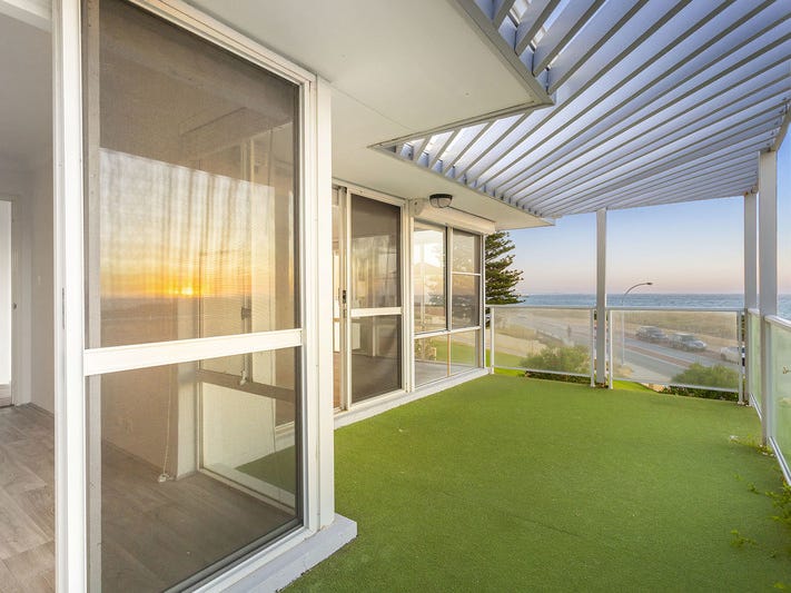 Beach Front Spacious House 8