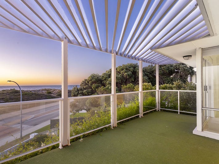 Beach Front Spacious House 9