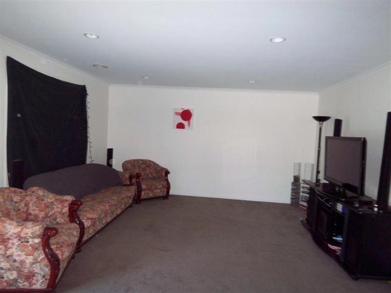 Tidy 2BR home in quiet 7