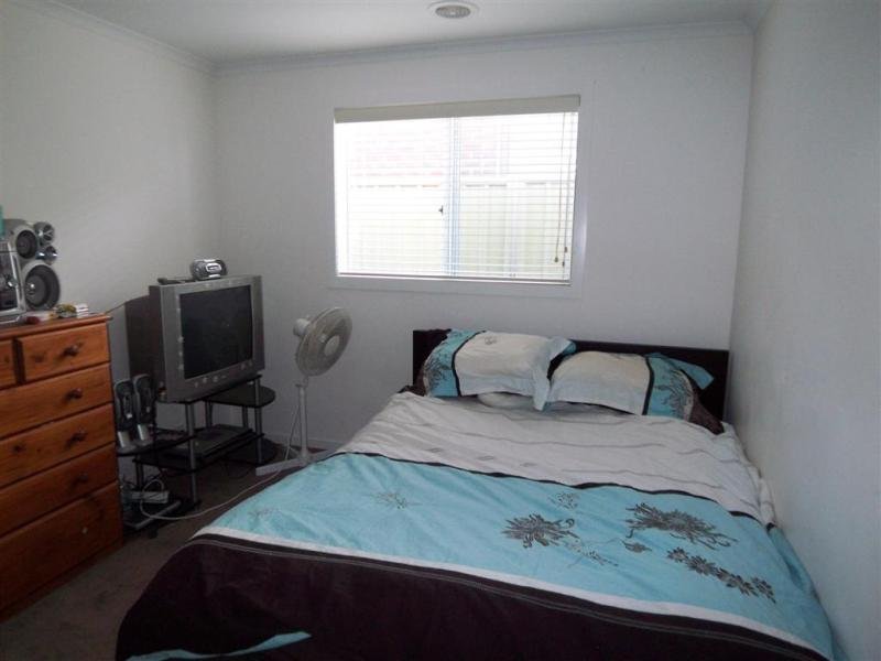 Tidy 2BR home in quiet 9