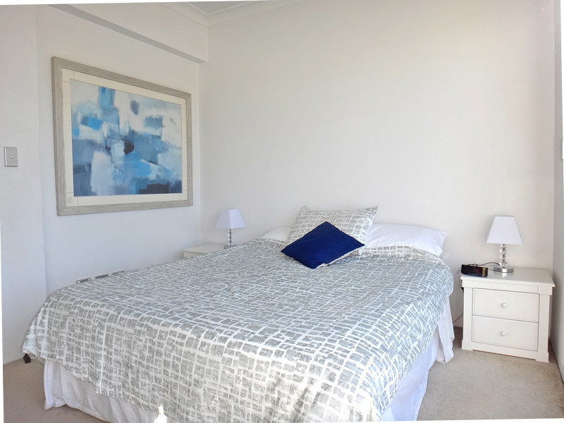 Stylishly Furnished Top-floor 1 Bedroom 4