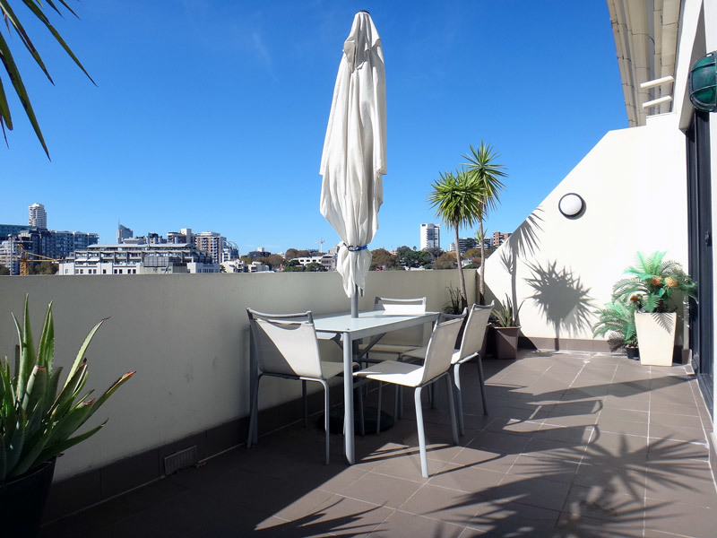 Stylishly Furnished Top-floor 1 Bedroom 5