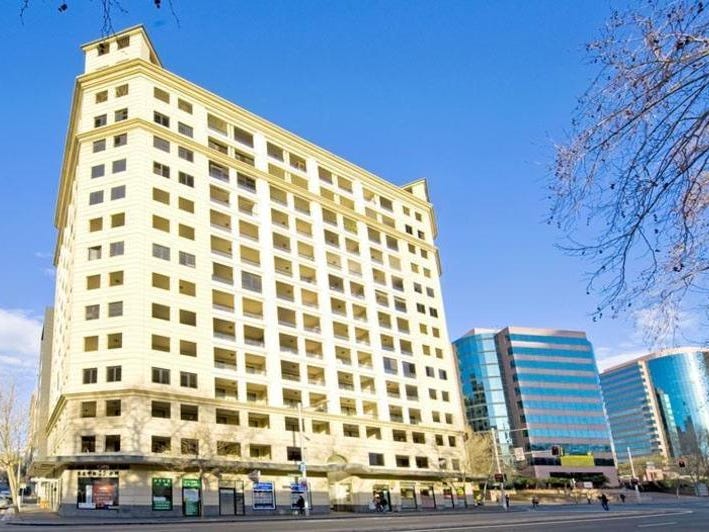 Stylishly Furnished Top-floor 1 Bedroom 6