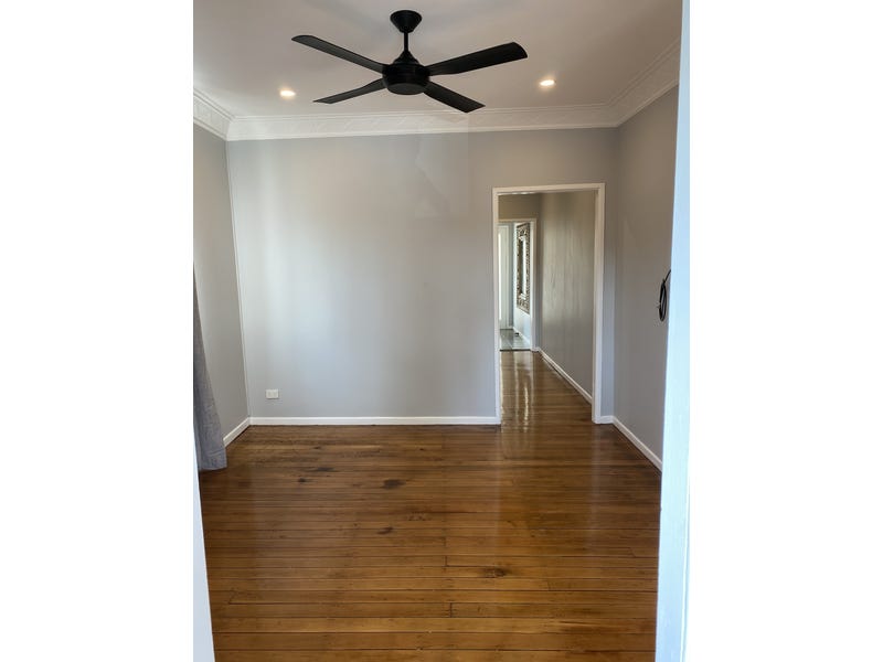 Newly Renovated One Bedroom Unit 3