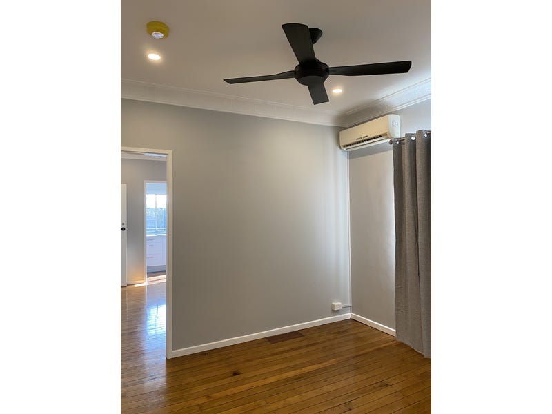 Newly Renovated One Bedroom Unit 4