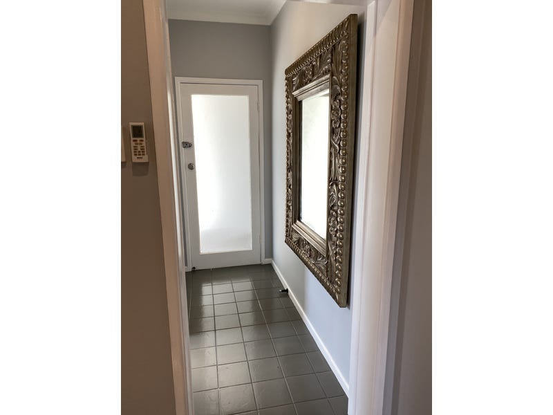 Newly Renovated One Bedroom Unit 6