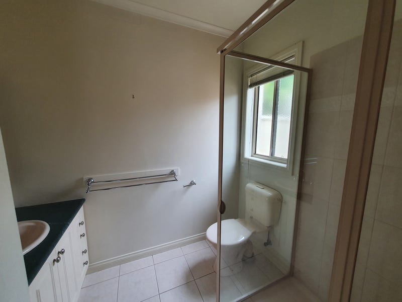 Centrally Located Townhouse (Gardener Included) 4