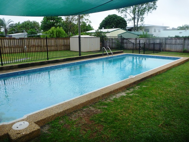 Neat 3 Bed family home with Pool