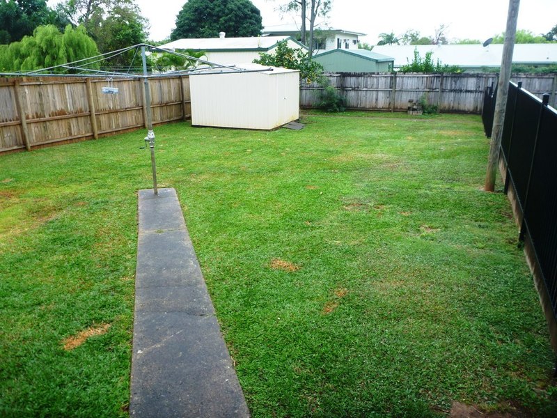 Neat 3 Bed family home 10