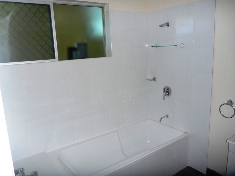 Neat 3 Bed family home 12