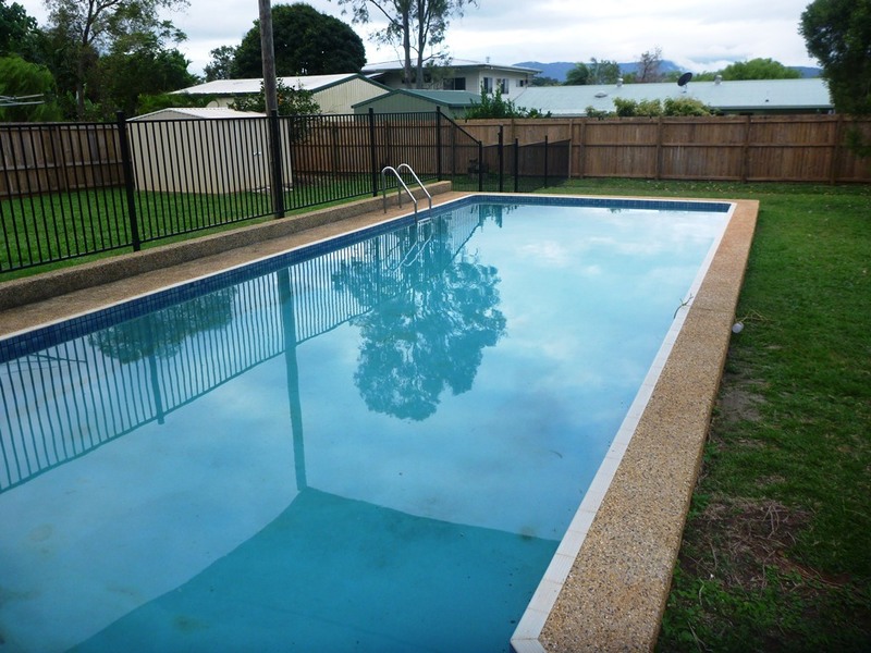 Neat 3 Bed family home 16