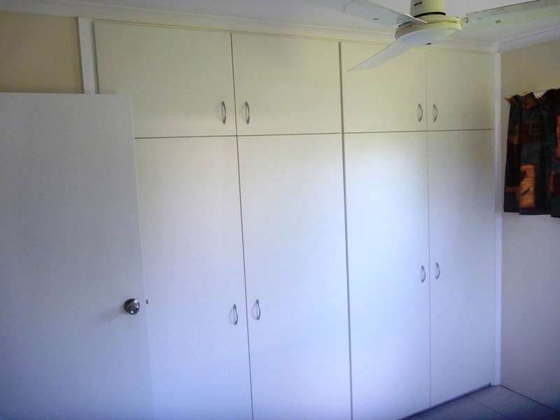 Neat 3 Bed family home 17