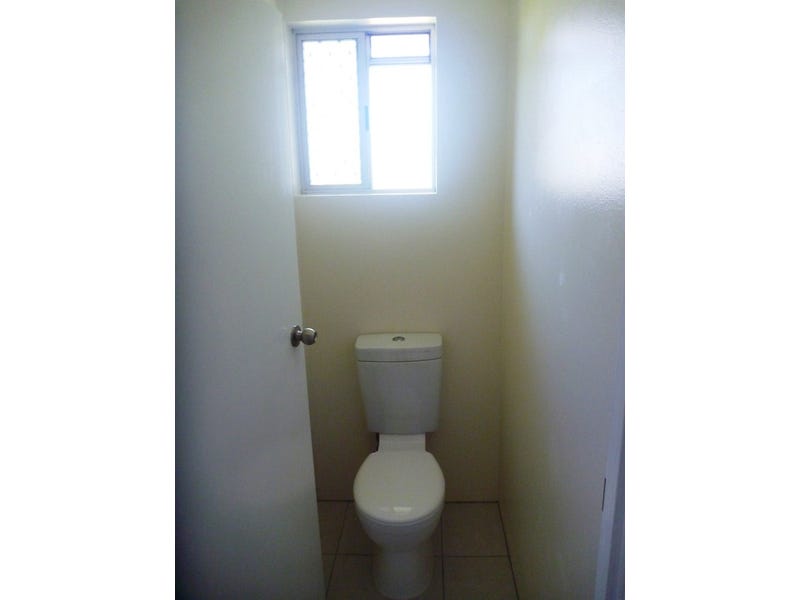 Neat 3 Bed family home 18