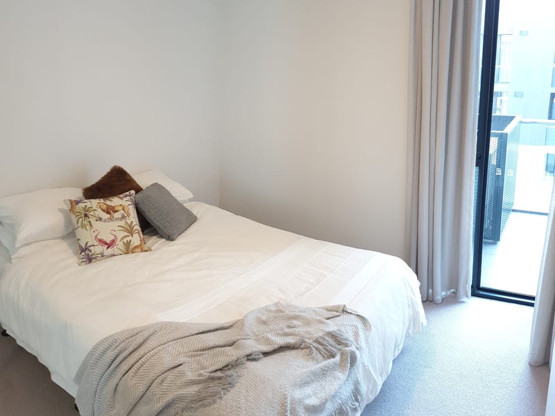 Stunning furnished apartment, central & 7