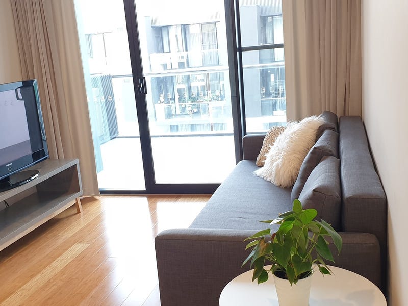 Stunning furnished apartment, central & 12