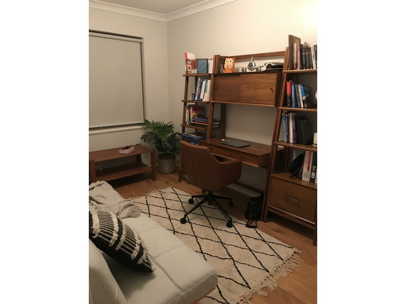 $350 p/w 7