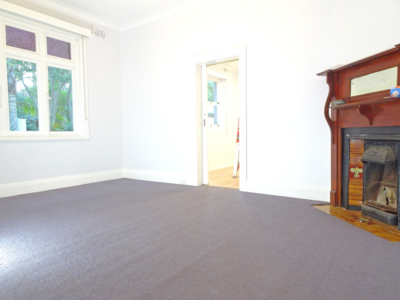 Bright Semi-House at Chatswood’s Premier Street near the Heart of Chatswood!
