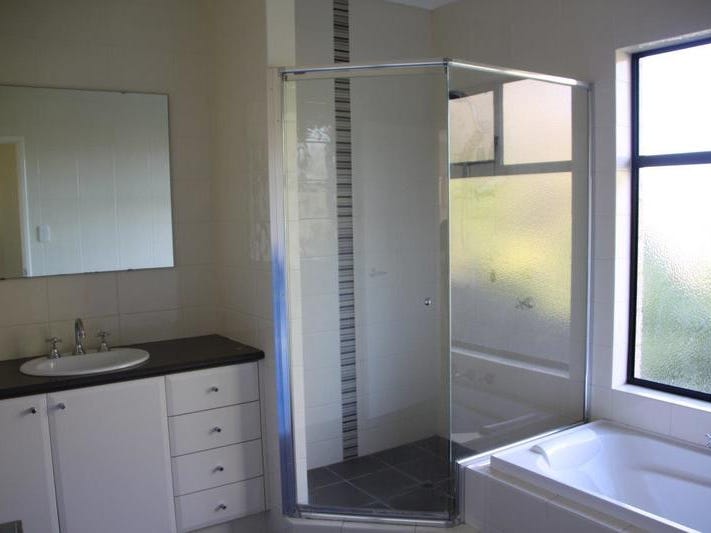 3 Bedroom, 2 Bathroom, Super 12