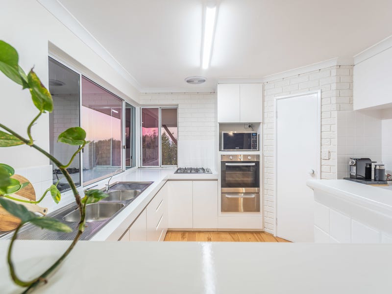 Stunning 4 bed 2 kitchen 10