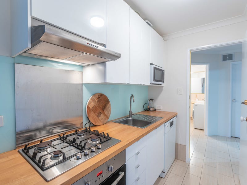 Stunning 4 bed 2 kitchen 20