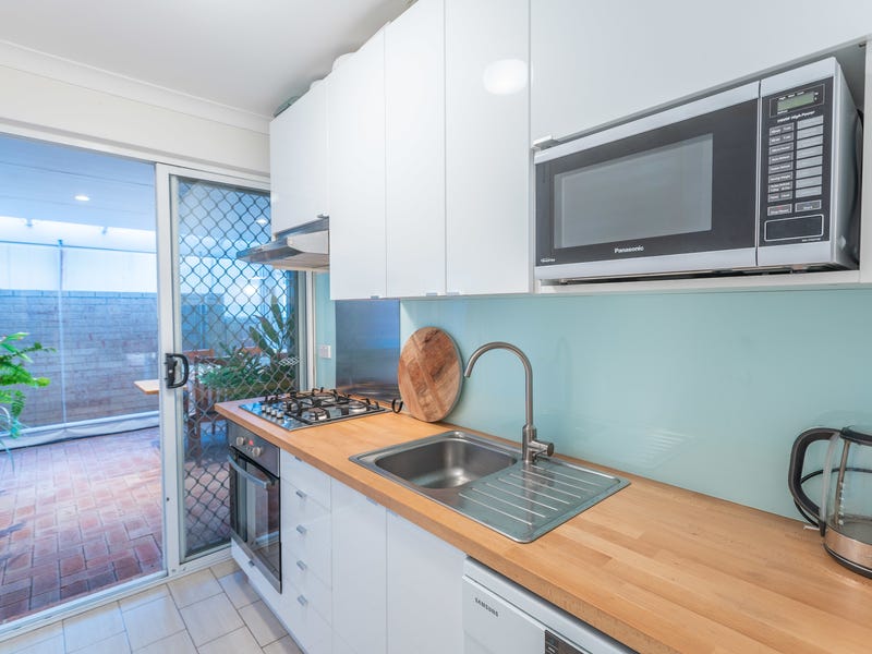 Stunning 4 bed 2 kitchen 21