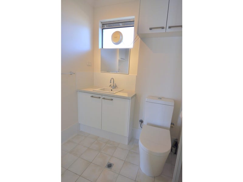 Mt LAWLEY 2 Bedroom Apartment 7