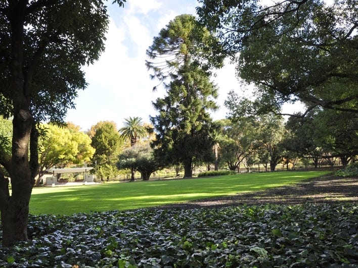 Mt LAWLEY 2 Bedroom Apartment 17