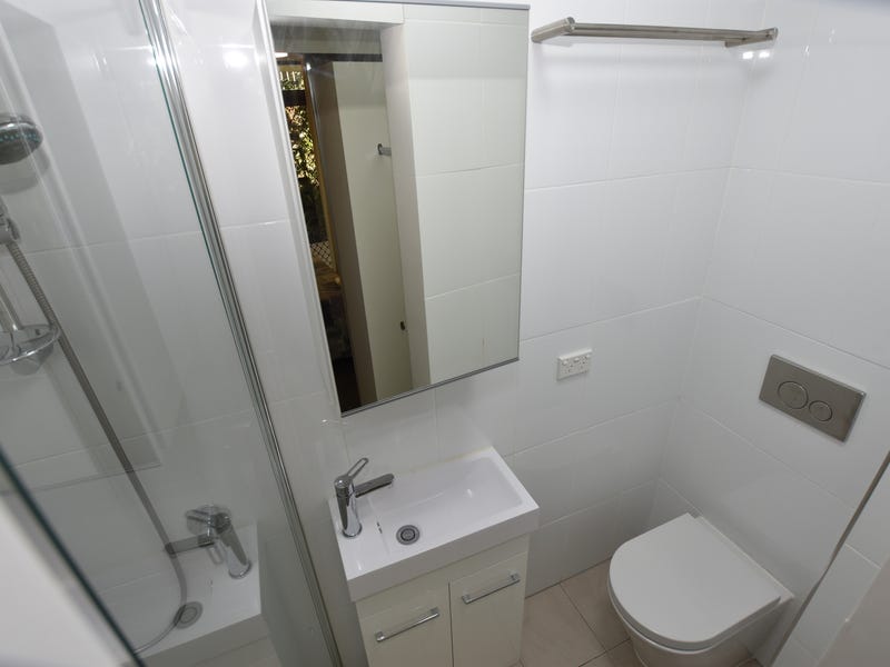 Air Conditioned Centrally Located apartment 8