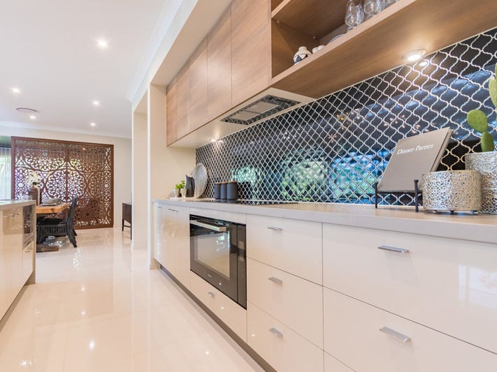 ex- Metricon display home for rent