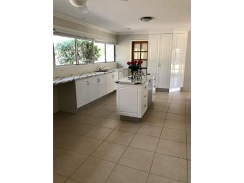 House with separate granny flat/games 15