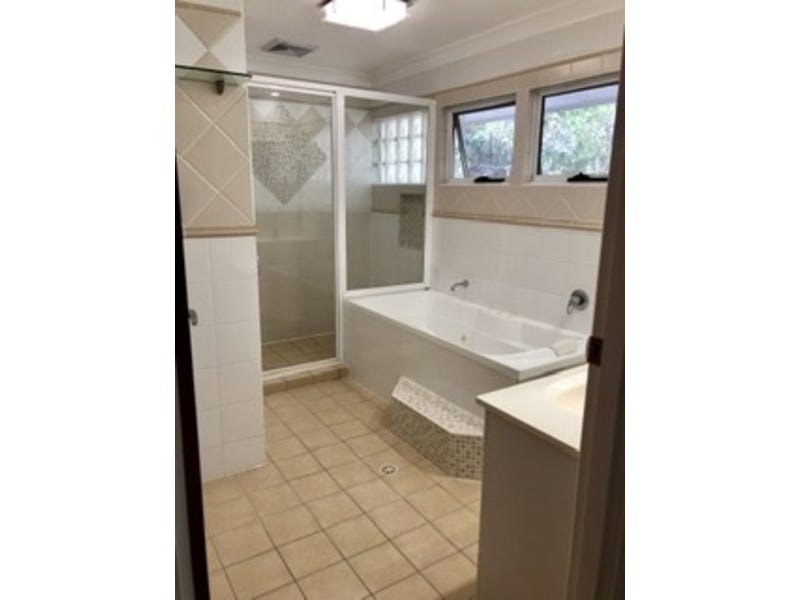 House with separate granny flat/games 17