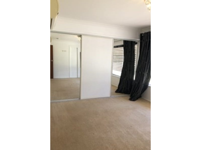House with separate granny flat/games 20