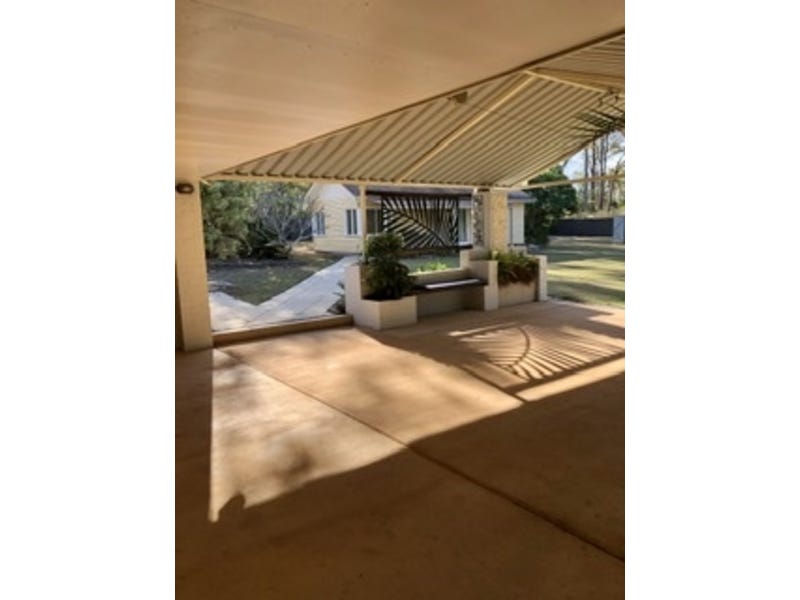 House with separate granny flat/games 25