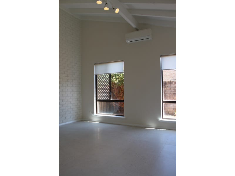 Newly renovated bright villa 2 7