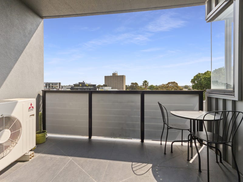 Spacious 2 bed / 2 5