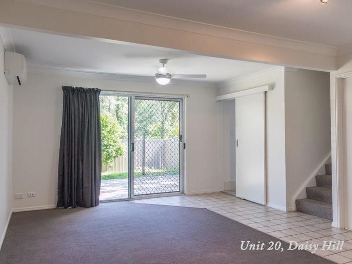 Spacious freshly updated townhouse with 3