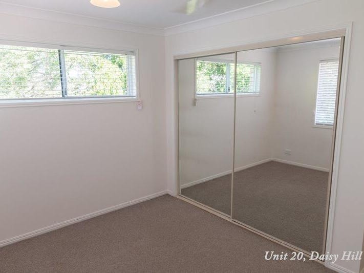 Spacious freshly updated townhouse with 6