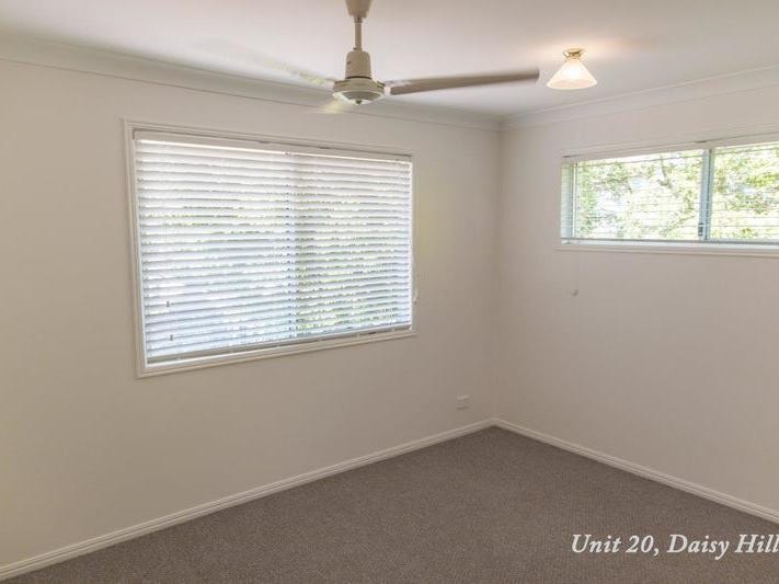 Spacious freshly updated townhouse with 7