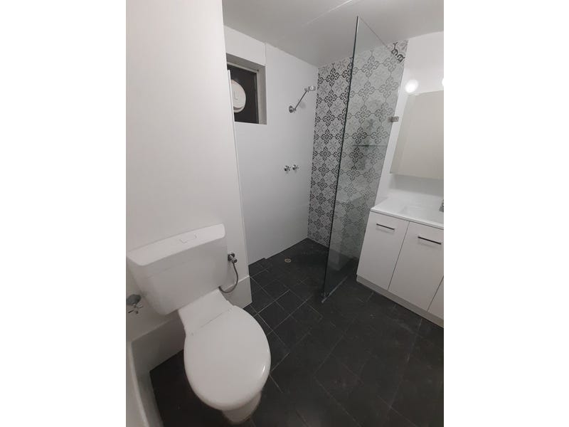 2×1 Unit – Great Location 8