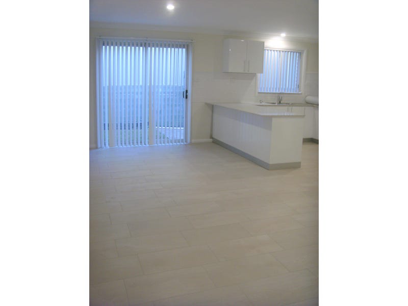 SPACIOUS FREE-STANDING VILLA UNIT 3