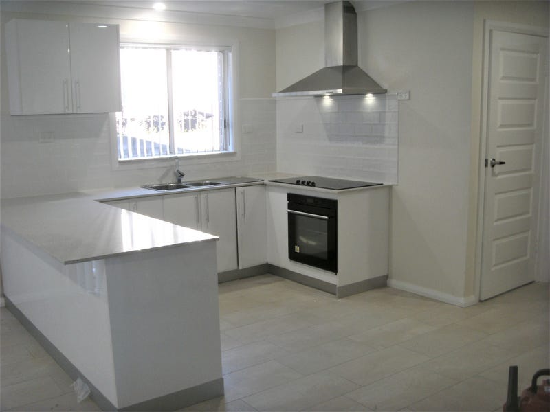 SPACIOUS FREE-STANDING VILLA UNIT 4