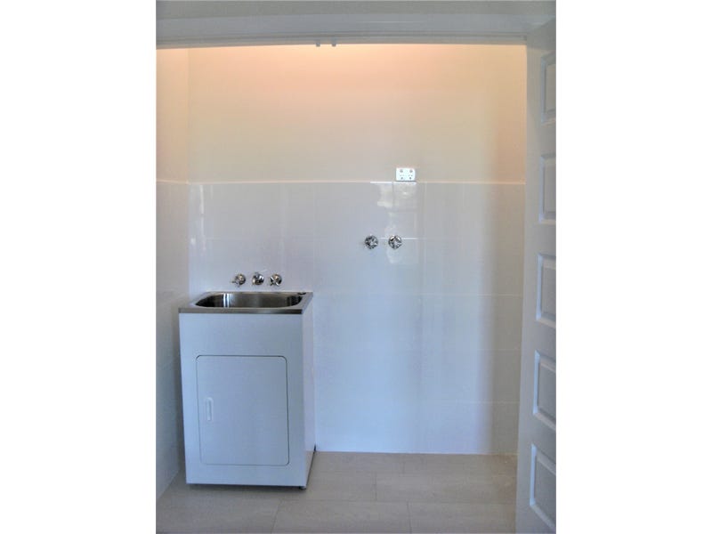 SPACIOUS FREE-STANDING VILLA UNIT 5