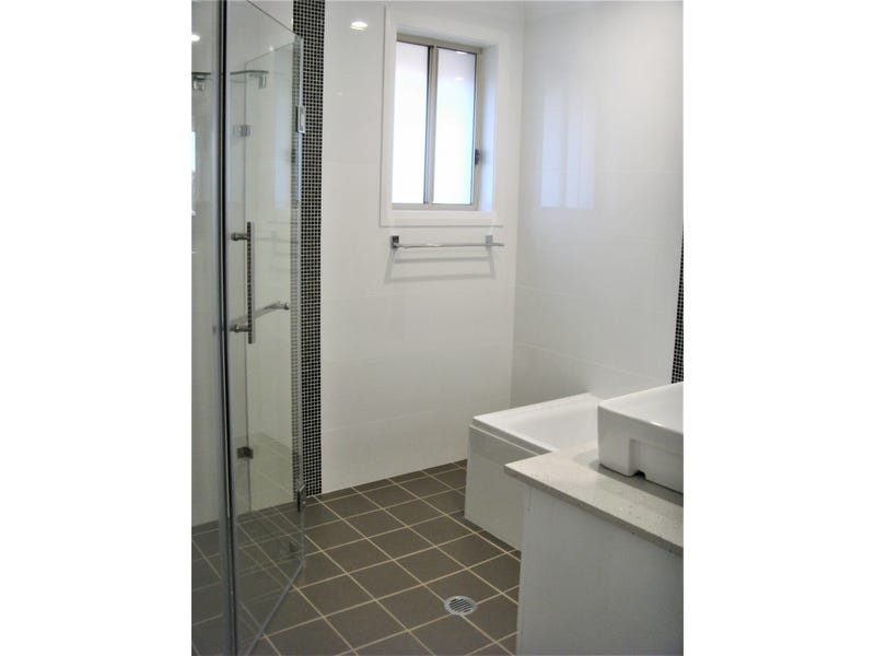 SPACIOUS FREE-STANDING VILLA UNIT 7