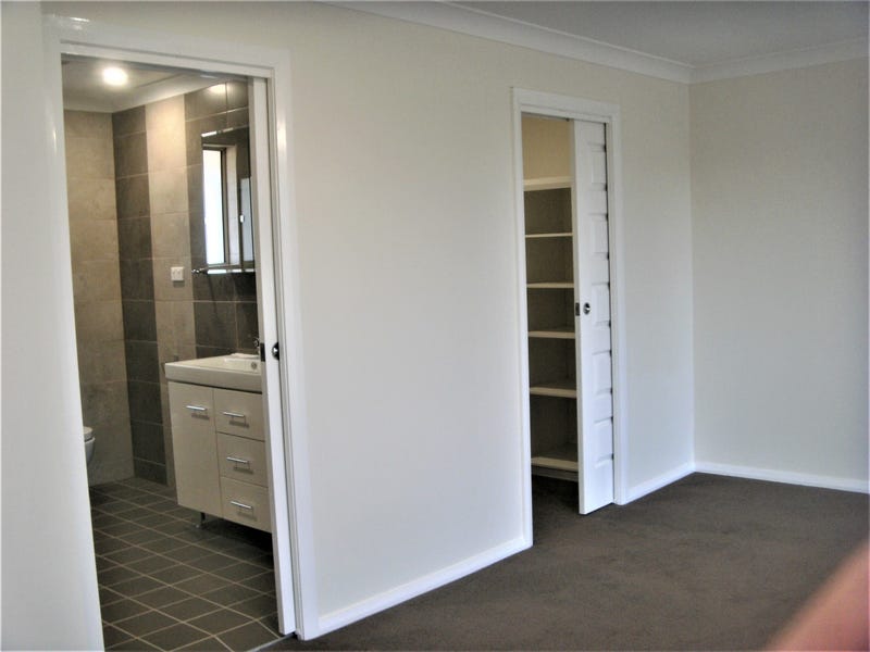 SPACIOUS FREE-STANDING VILLA UNIT 10