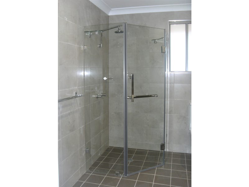 SPACIOUS FREE-STANDING VILLA UNIT 11